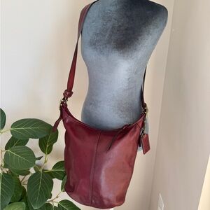 ✨ RARE Y2K Coach: Burgundy Bleeker Bucket Bag 11422